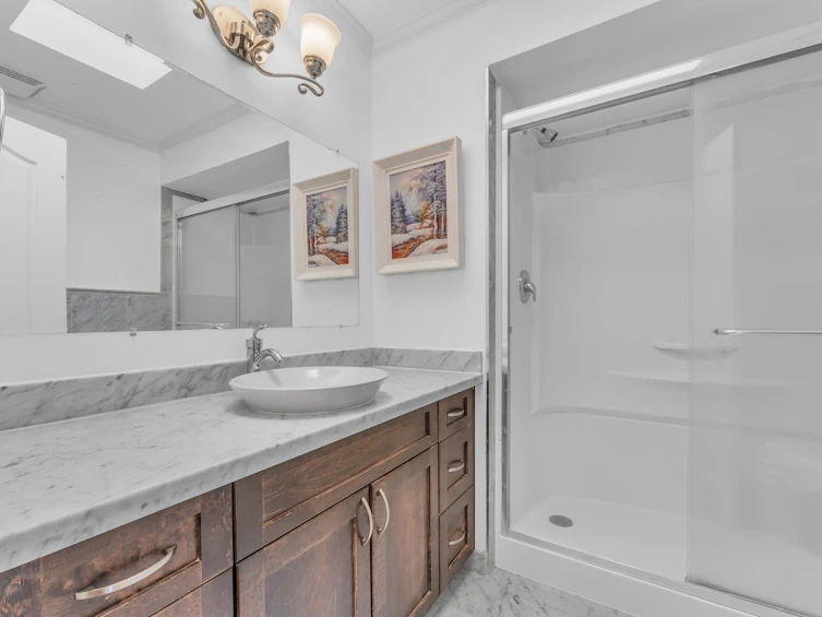 15555 Buena Vista Avenue, Surrey, BC, V4B 1Y9 - 16