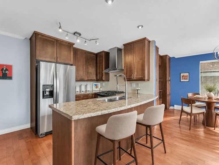 15555 Buena Vista Avenue, Surrey, BC, V4B 1Y9 - 9