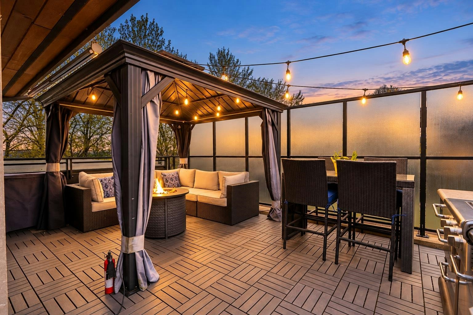 606-733 W 3rd Street, North Vancouver, BC, V7M 0C8
