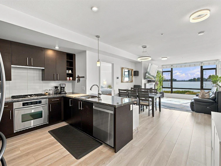 202-14200 Riverport Way, Richmond, BC, V6W 1M4