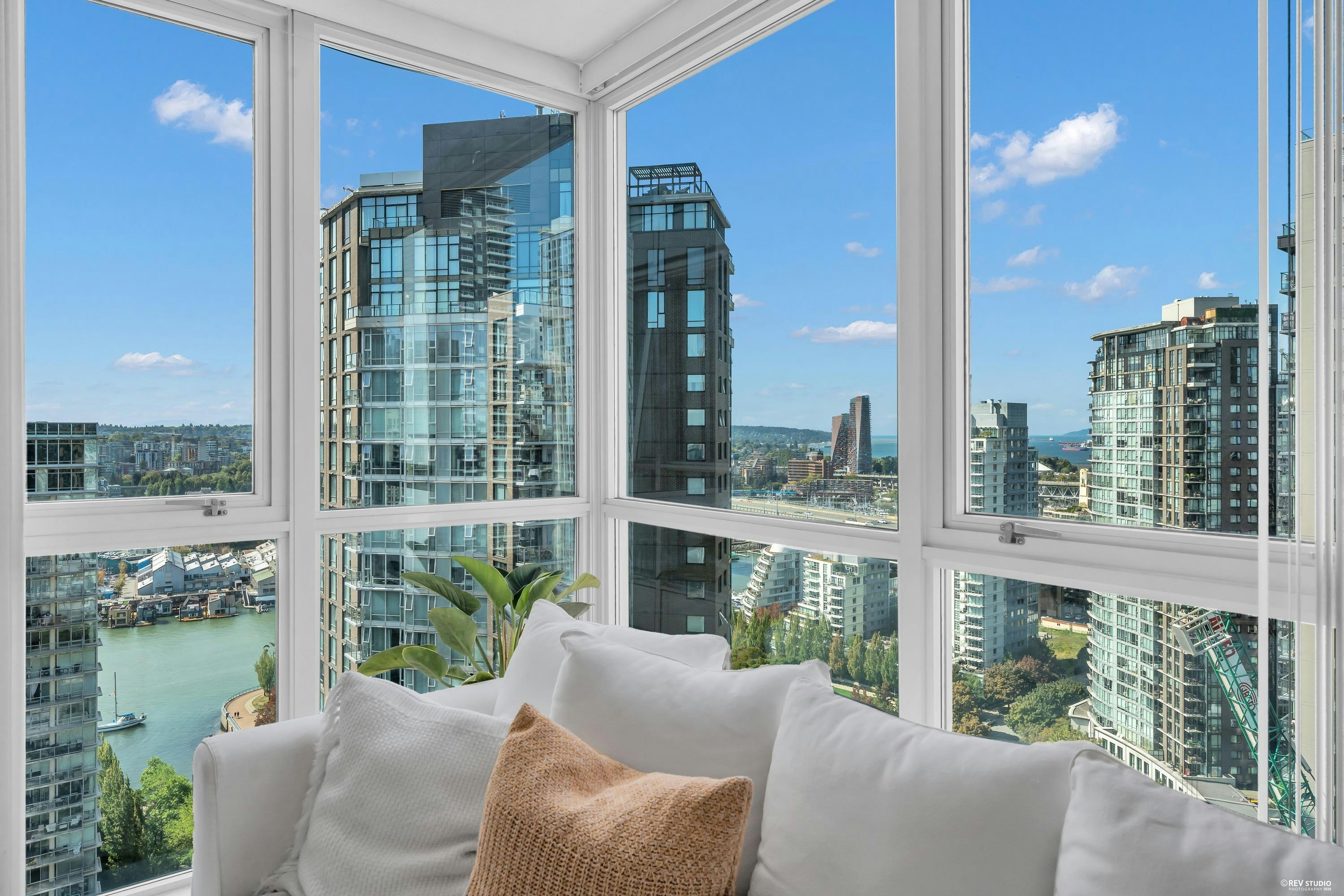 3005-1408 Strathmore Mews - 5