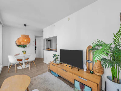 3005-1408 Strathmore Mews - 4