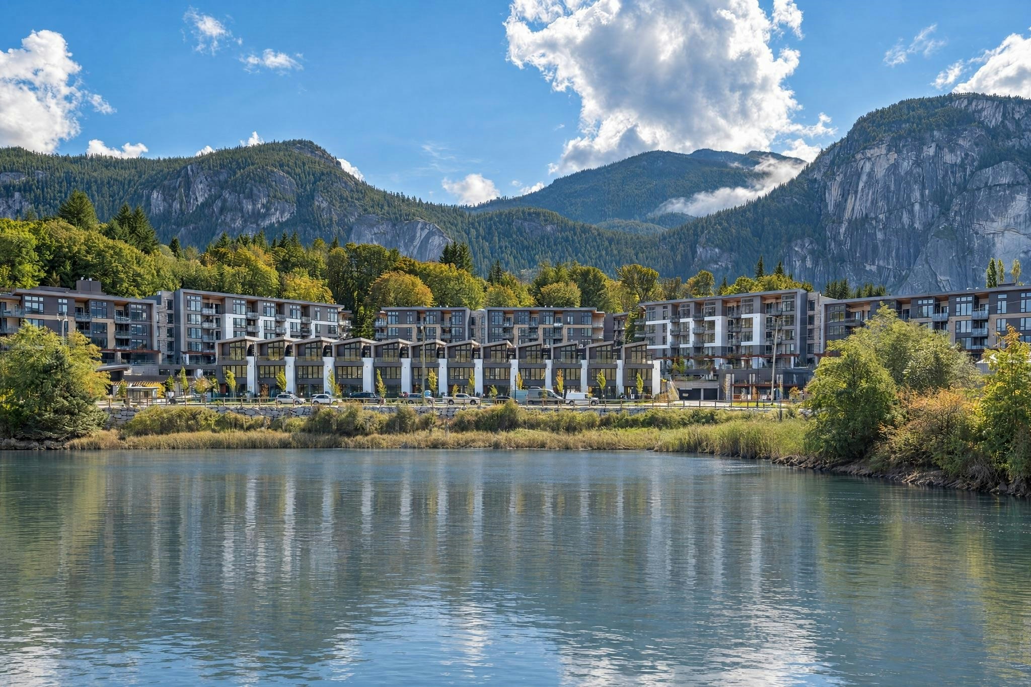 208-1506 Scott Crescent, Squamish, BC, V8B 1G4