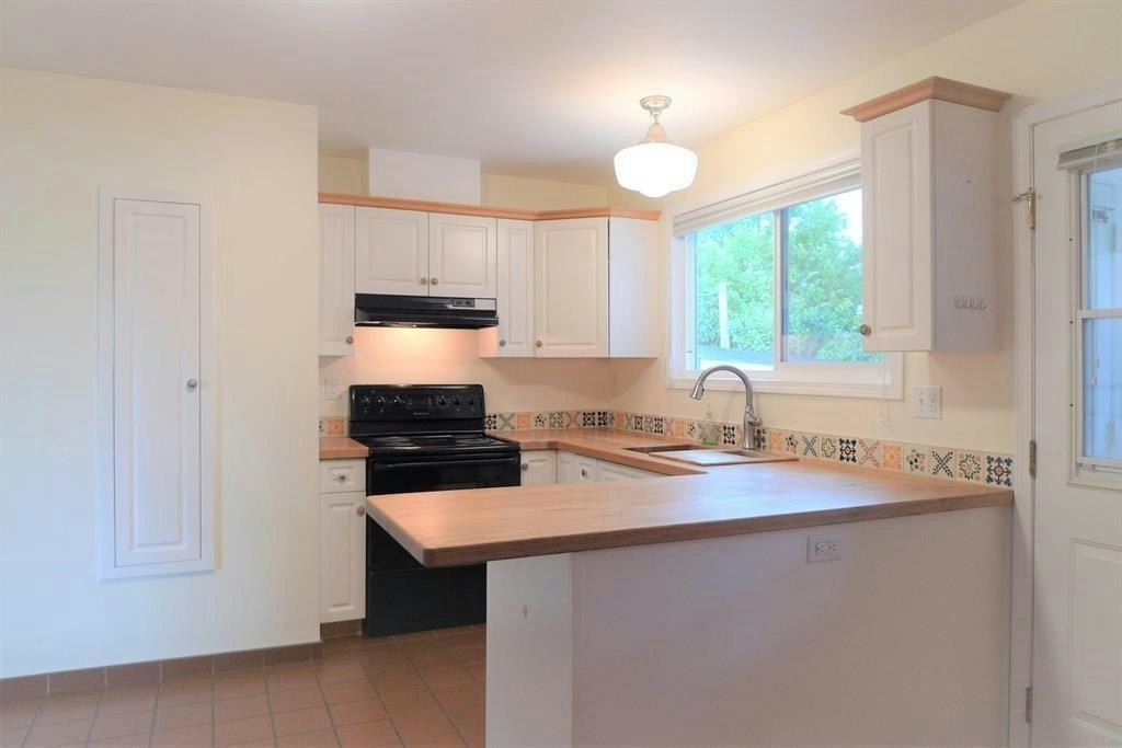 2124 Topaz Street, Abbotsford, BC, V2T 3W6 - 3