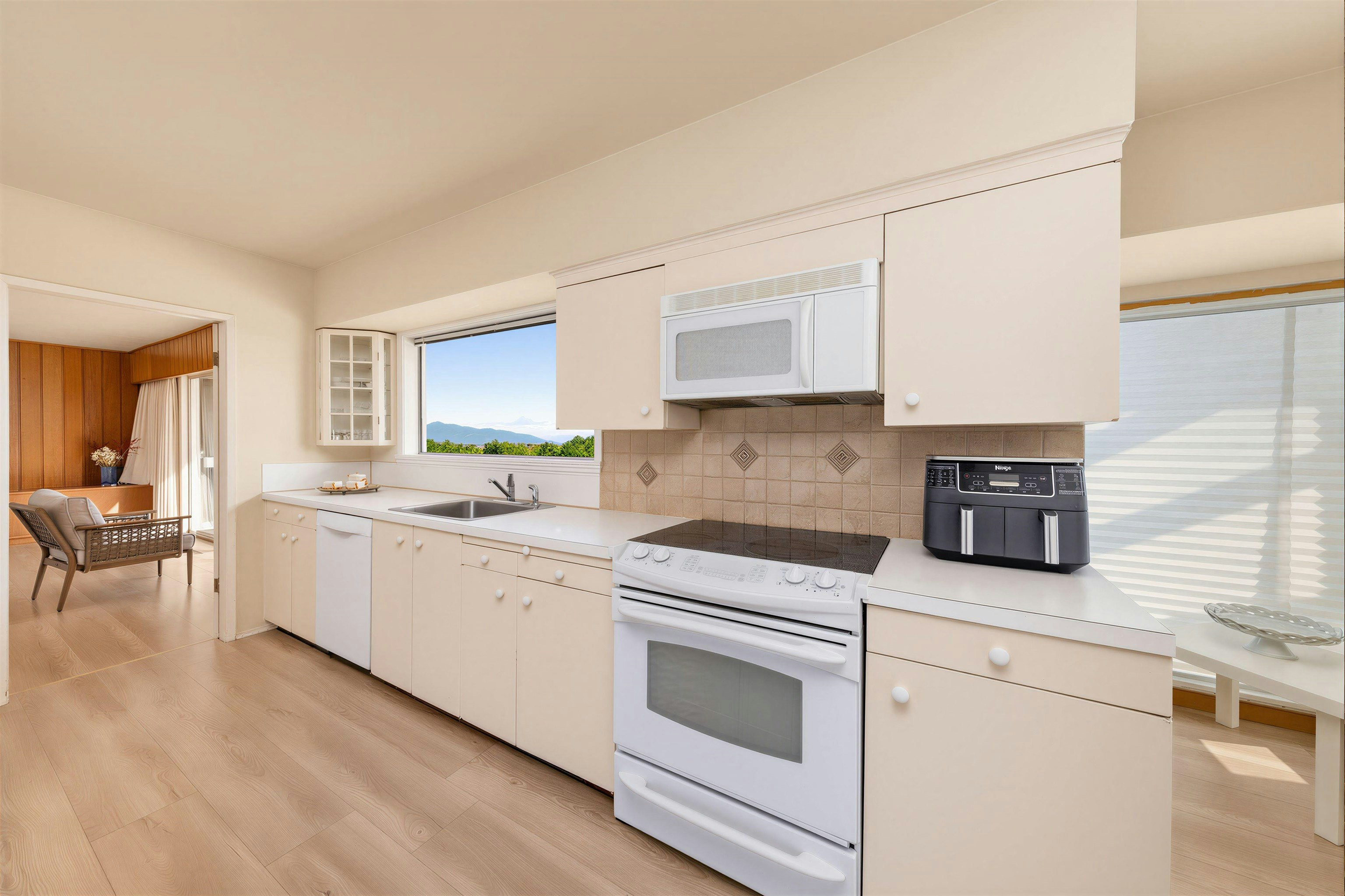 875 Eyremount Drive, West Vancouver, BC, V7S 2B2 - 14