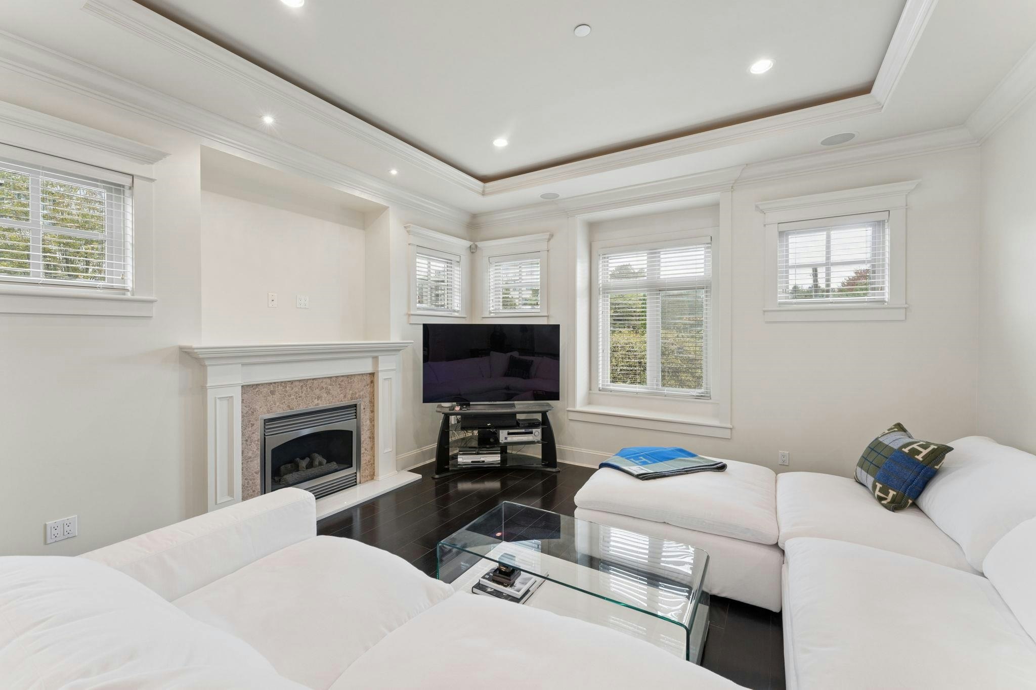 4898 Quebec Street - 3