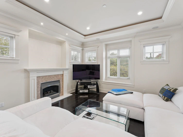4898 Quebec Street, Vancouver, BC, V5V 3M3 - 3