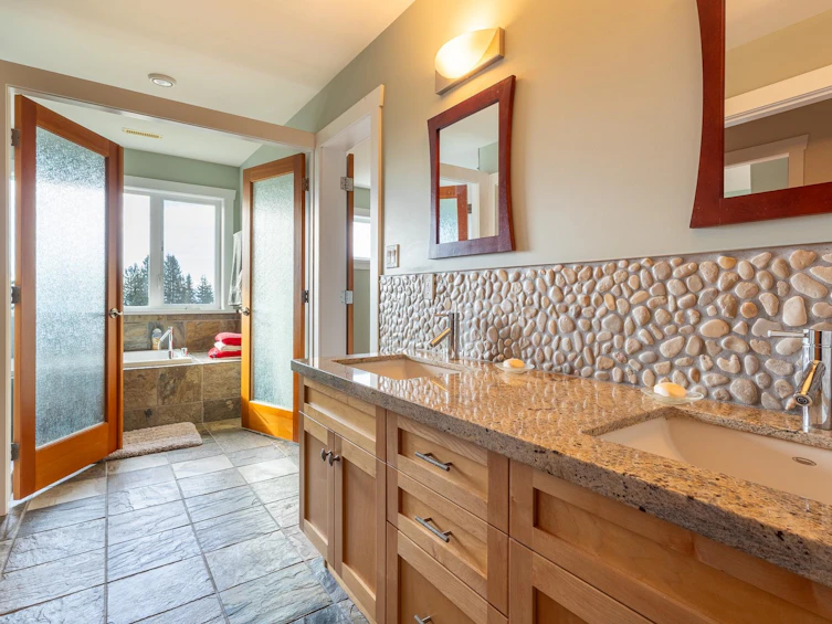 5012 Geer Road, Sechelt, BC, V7Z 0B9 - 10