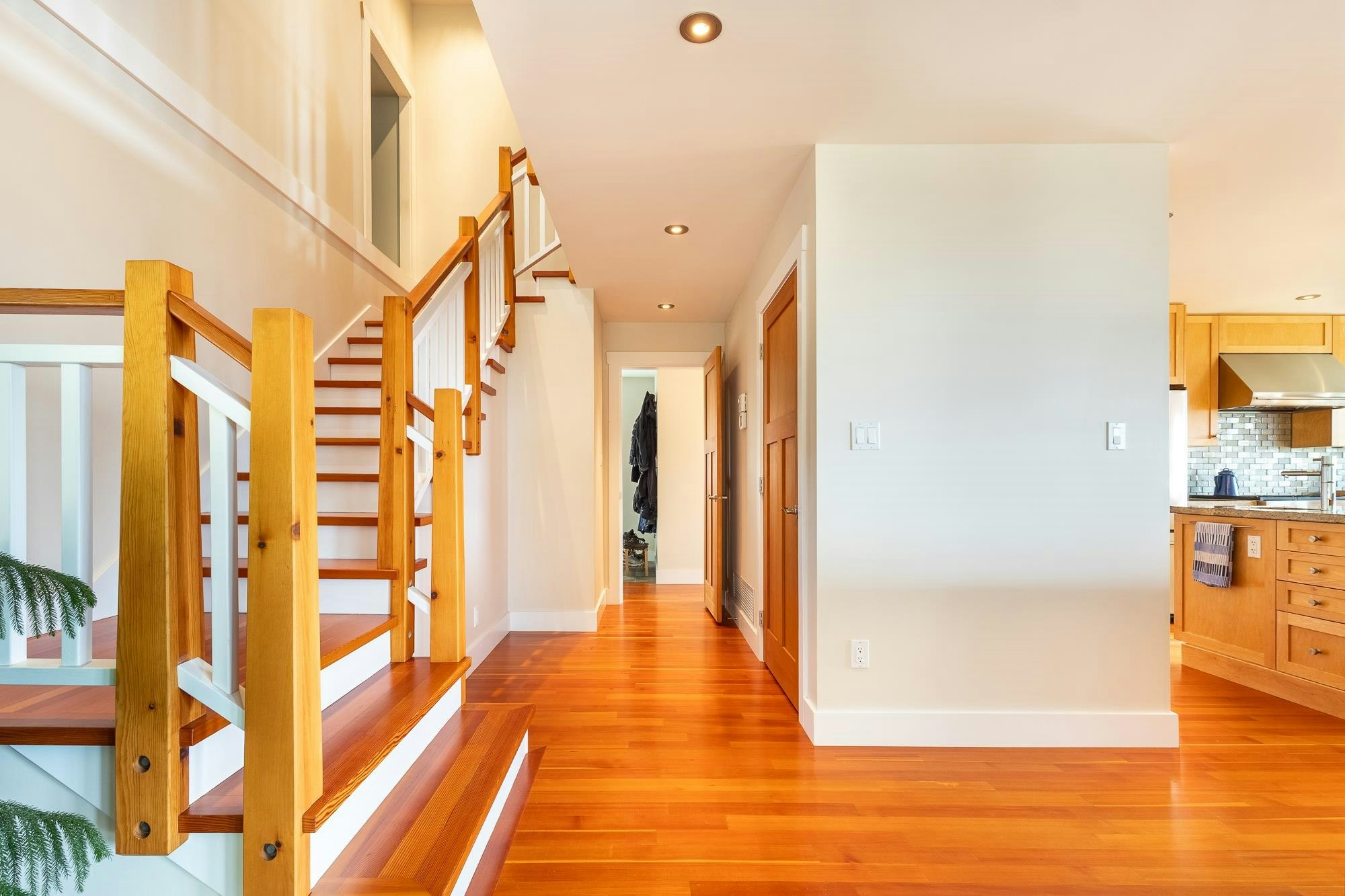 5012 Geer Road, Sechelt, BC, V7Z 0B9 - 6
