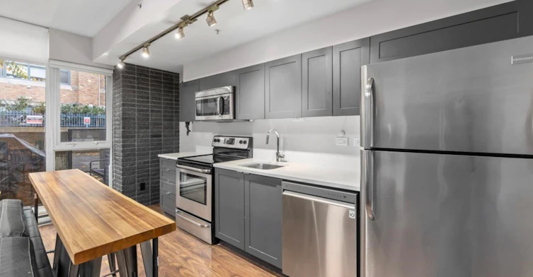 101-2511 Quebec Street, Vancouver, BC, V5T 0B6 - 9