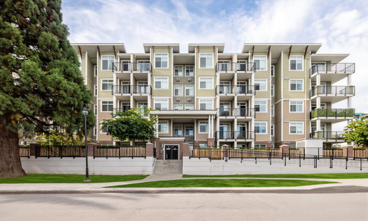 209-20686 Eastleigh Crescent