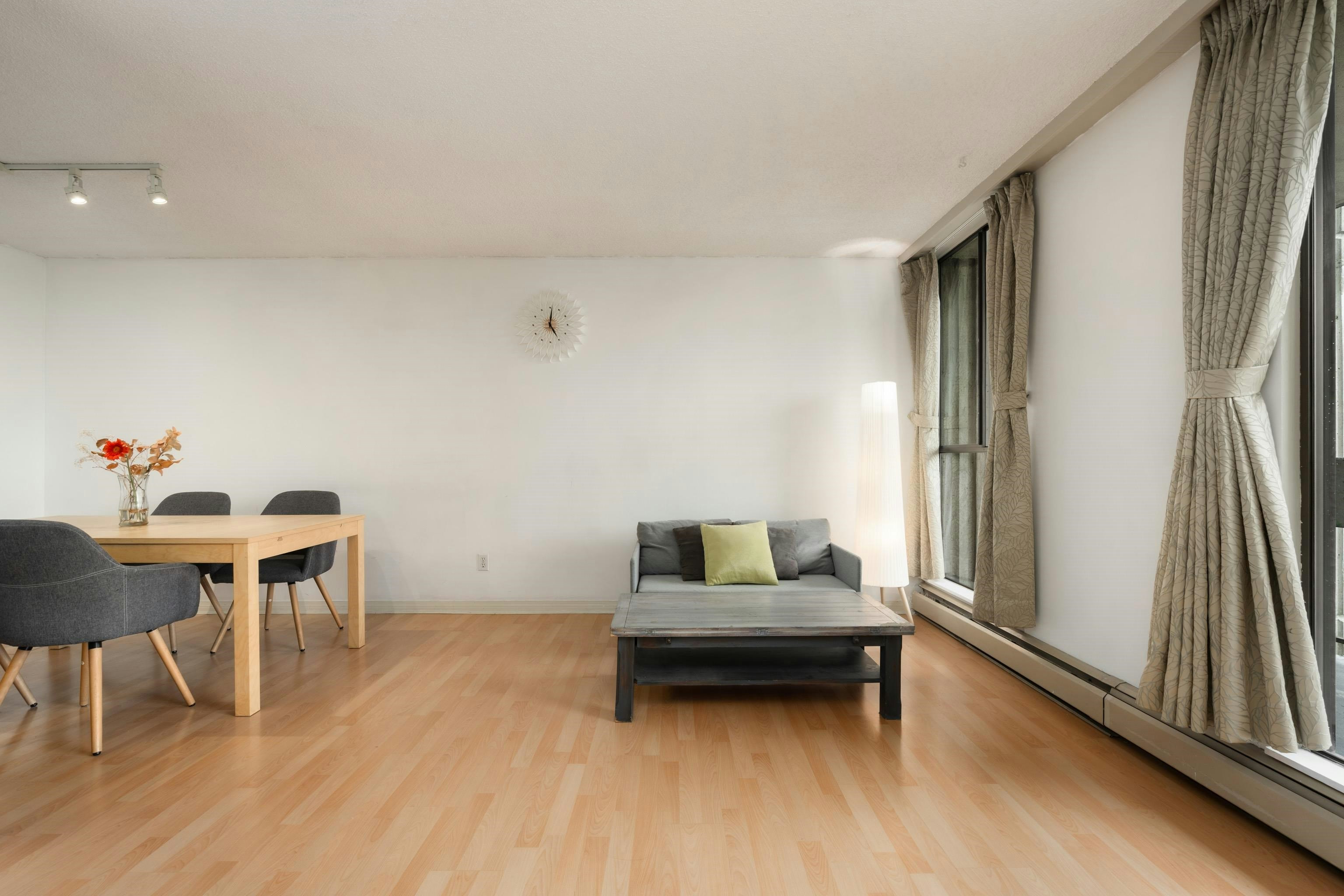704-6689 Willingdon Avenue - 2