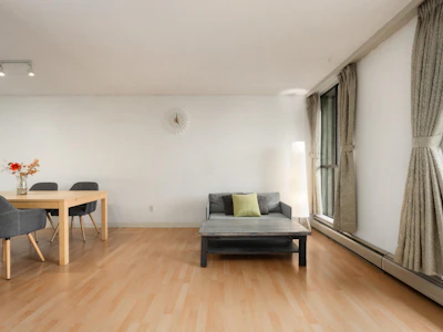 704-6689 Willingdon Avenue - 2