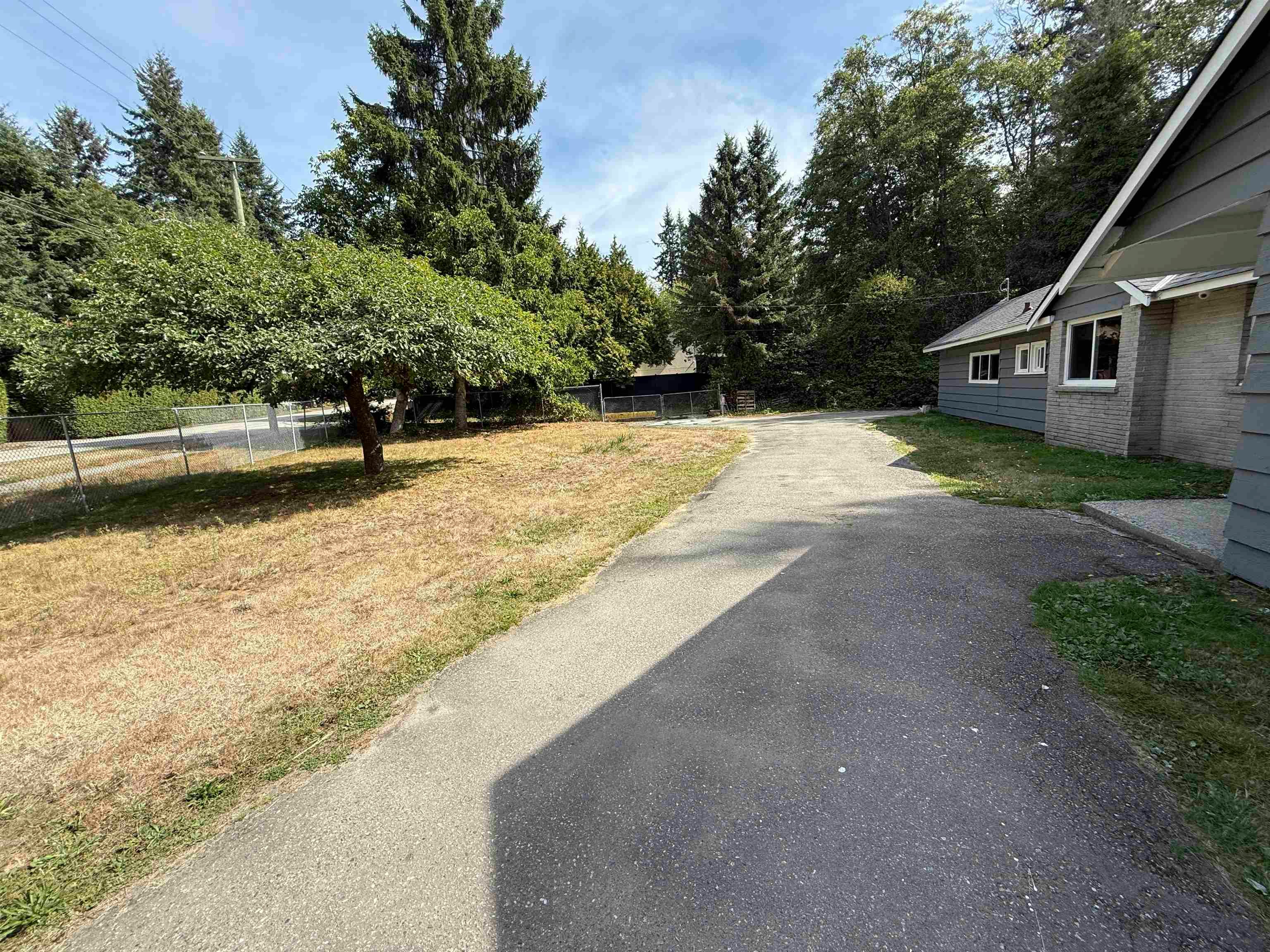 12137 New Mclellan Road, Surrey, BC, V3X 2X9 - 13