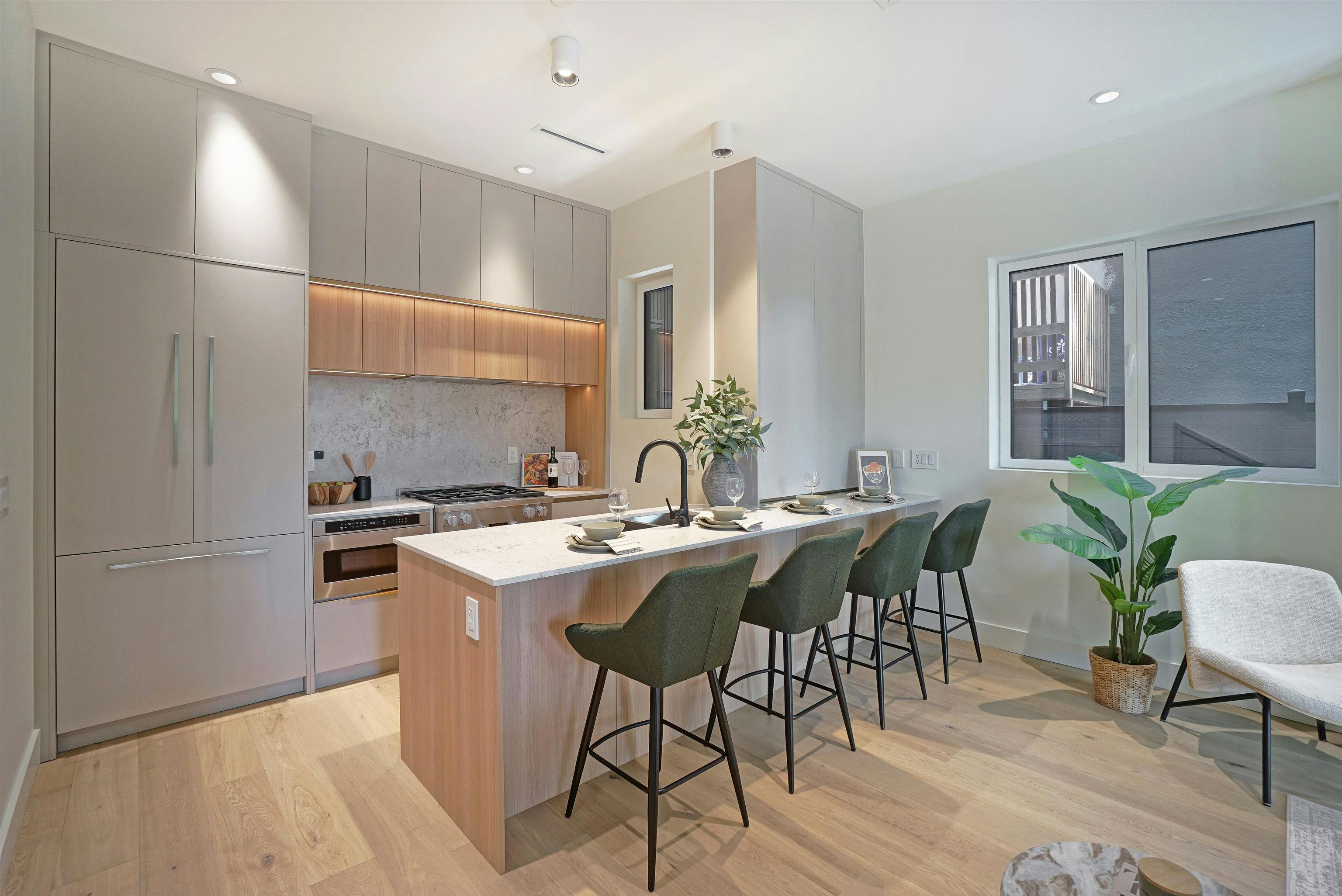 1-3315 W 10th Street, Vancouver, BC, V6R 2E5