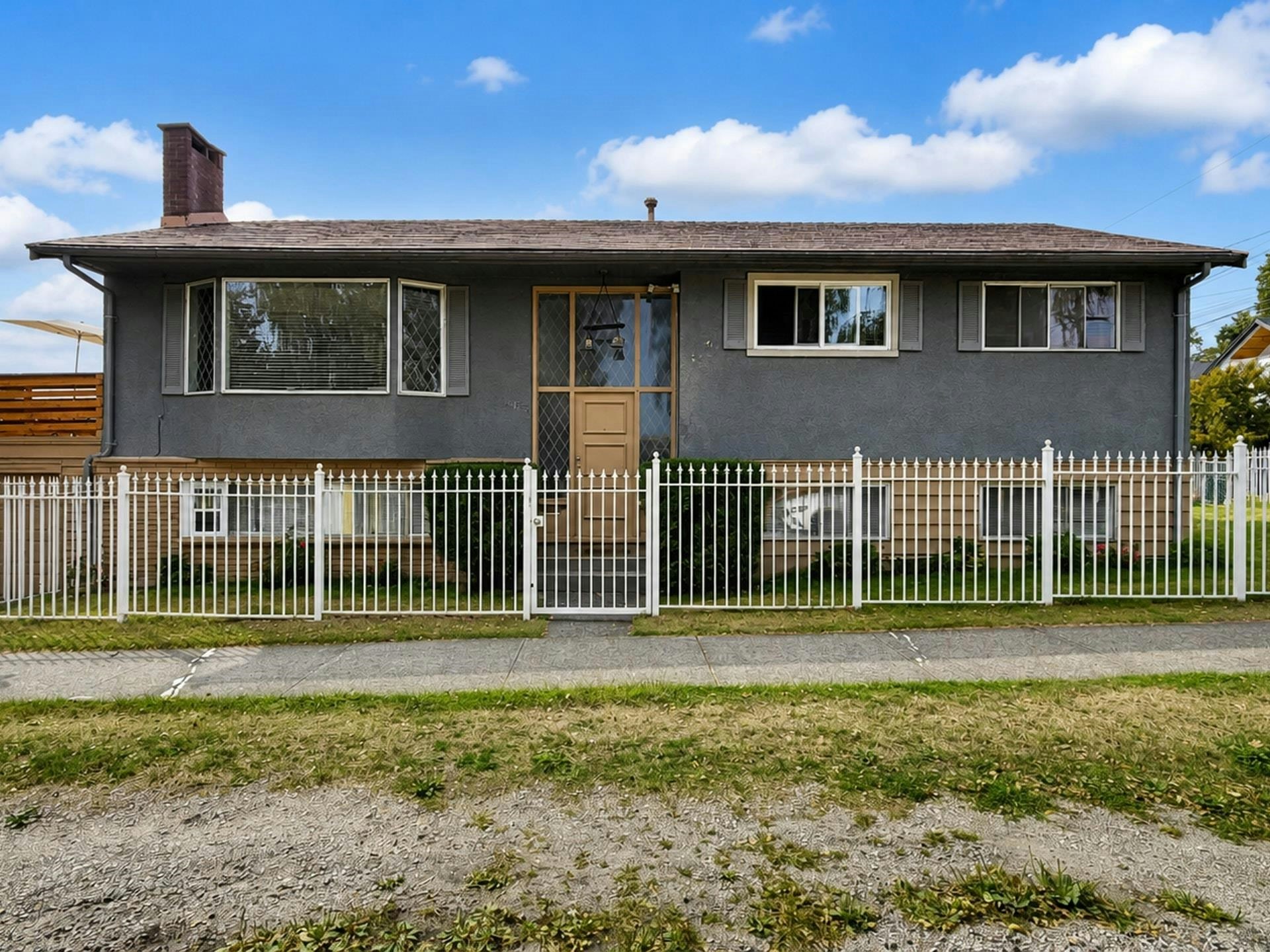 6175 Quebec Street, Vancouver, BC, V5W 2P6