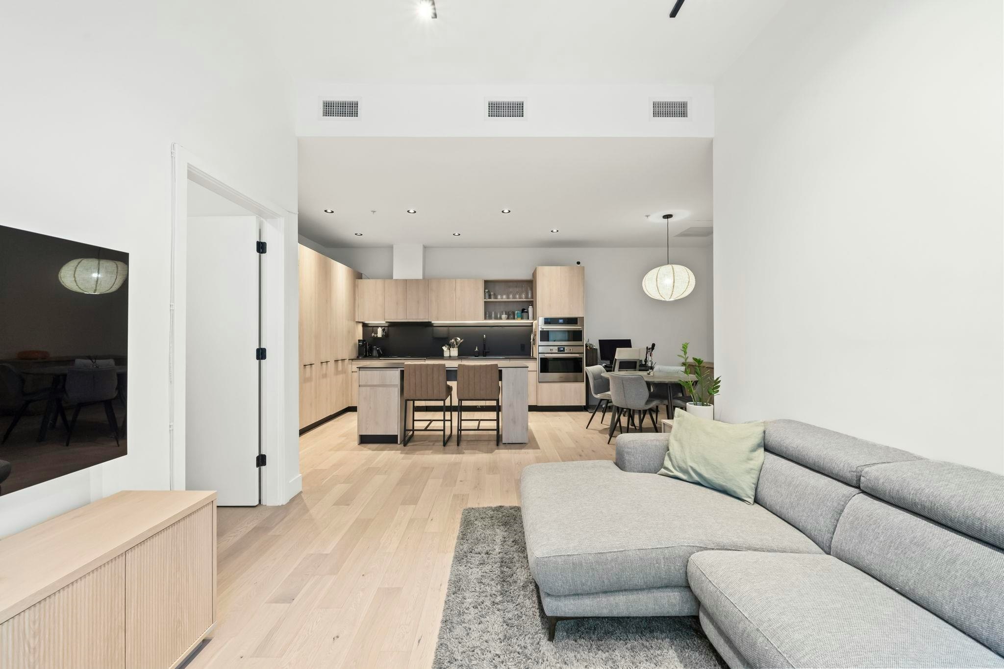 3958 Dumfries Street, Vancouver, BC, V5N 0J1