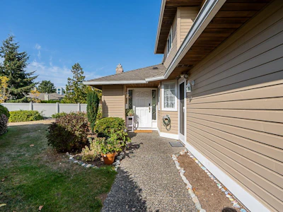 118-15121 19 Avenue - 3