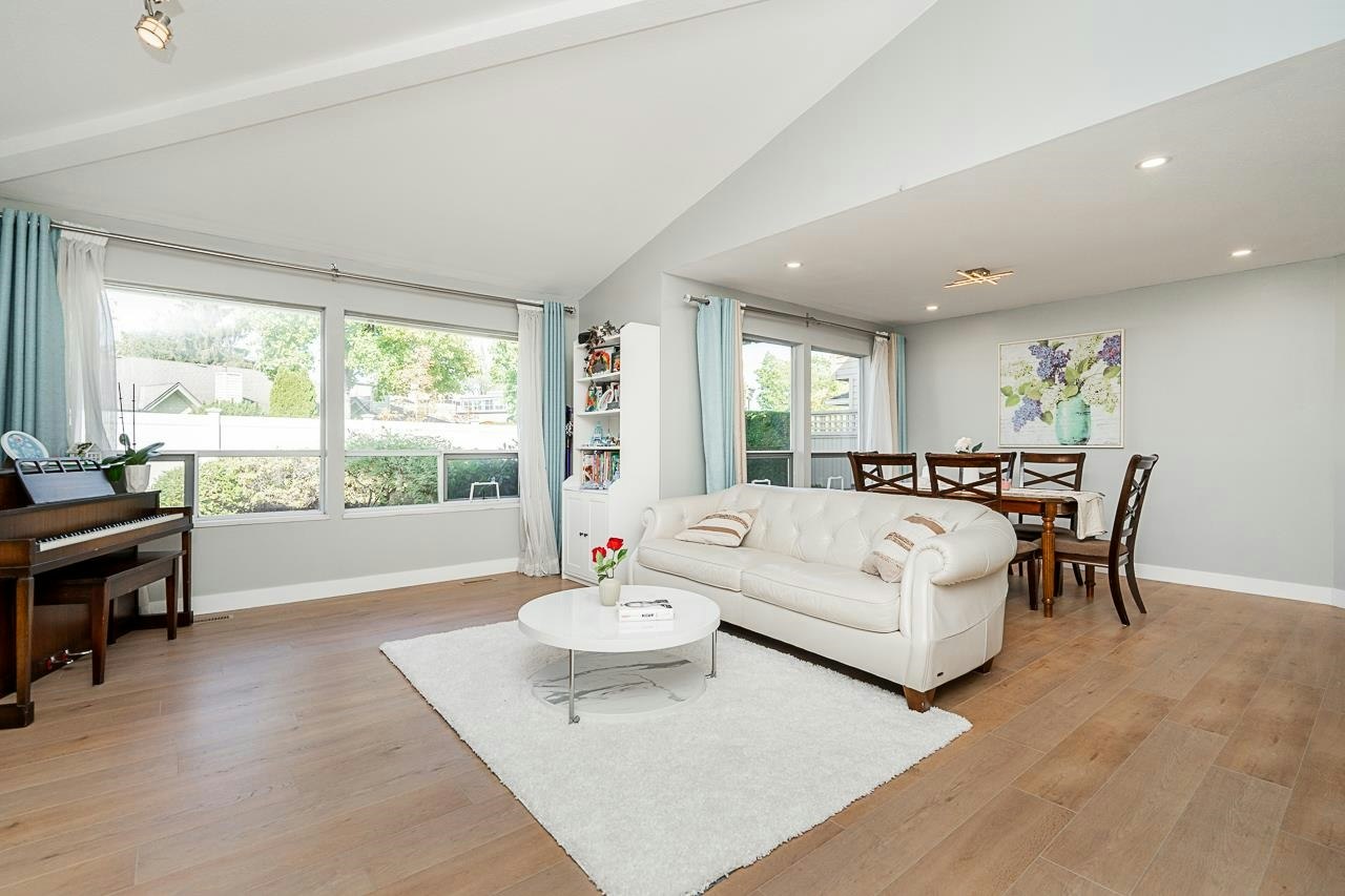 118-15121 19 Avenue - 5