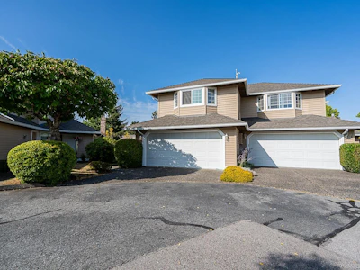 118-15121 19 Avenue - 2