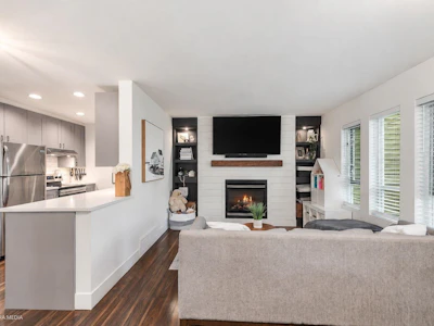 17-123 Laval Street - 2
