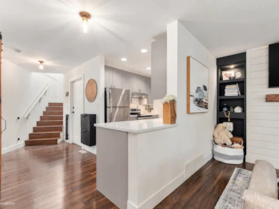 17-123 Laval Street - 3