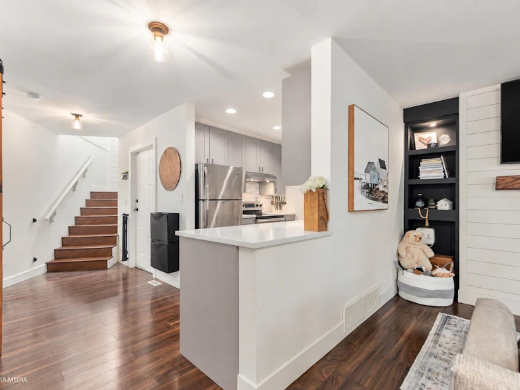 17-123 Laval Street, Coquitlam, BC, V3K 4W1 - 3