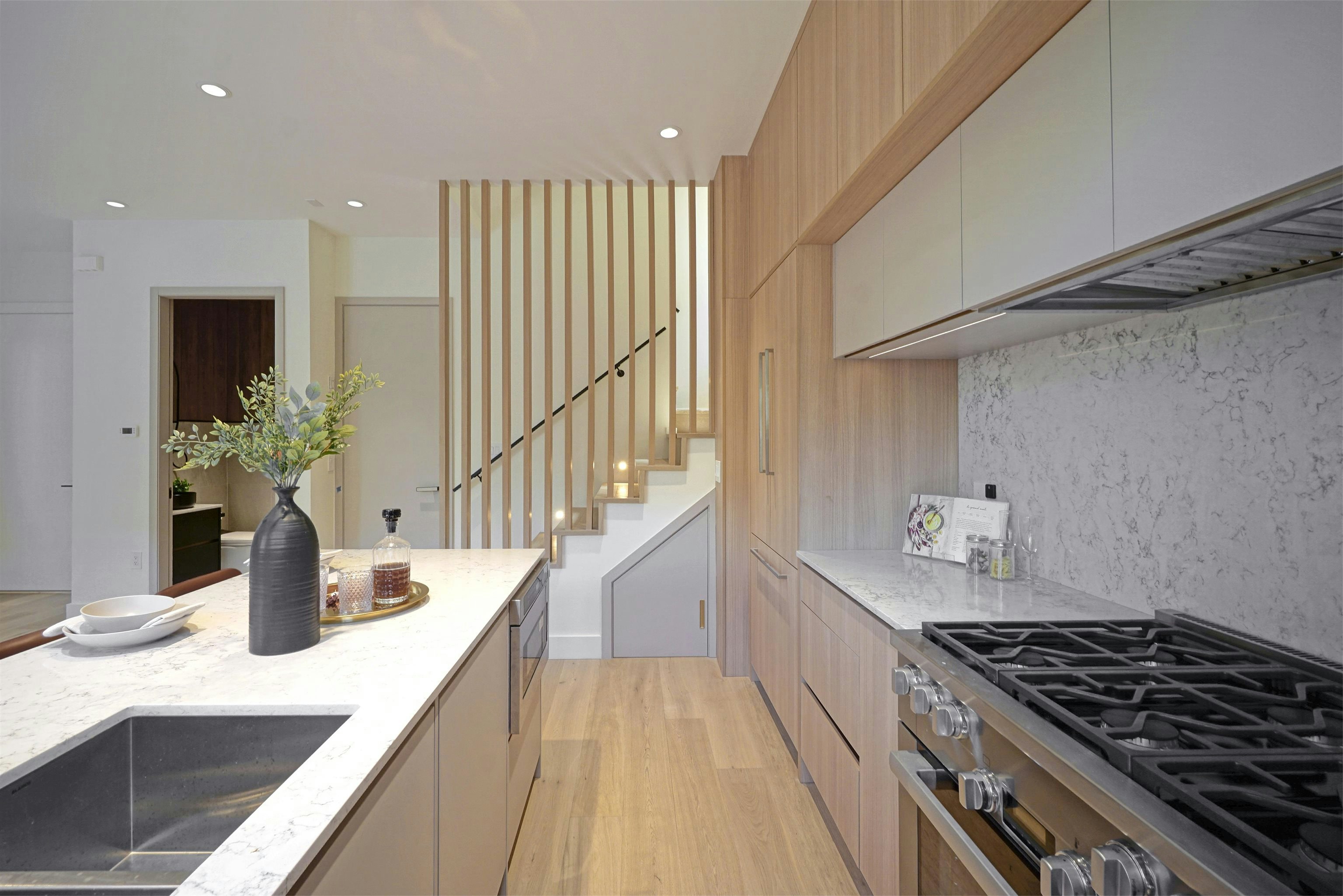 2-3315 W 10th Street, Vancouver, BC, V6R 2E5