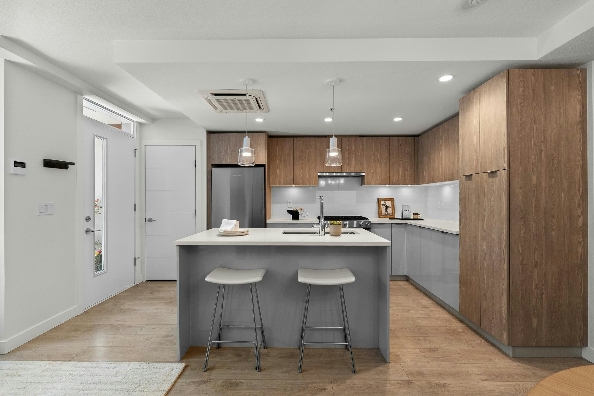 TH3-108 E 8th Street, North Vancouver, BC, V7L 1Y9