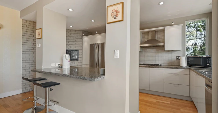 Main Floor-1053 Millstream Road, West Vancouver, BC, V7S 2C8 - 5