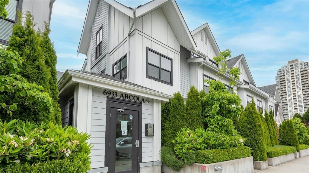 201-6933 Arcola Street, Burnaby, BC, V5E 1H5