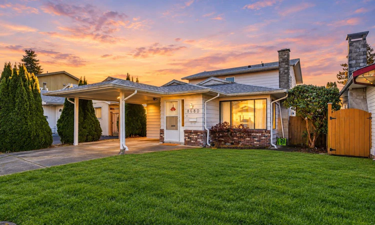 8680 Citadel Crescent