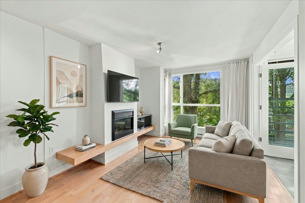 403-2137 W 10th Avenue - 2