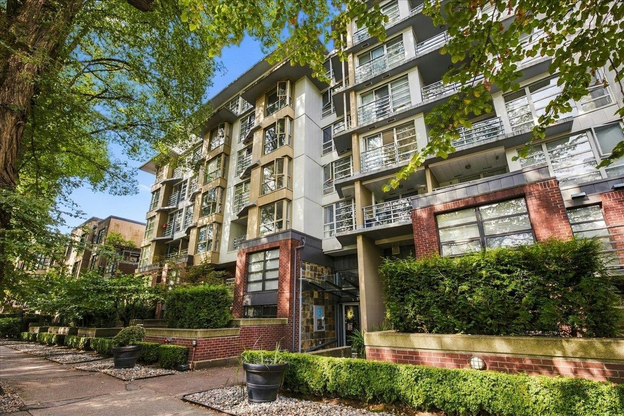 403-2137 W 10th Avenue, Vancouver, BC, V6K 4W4