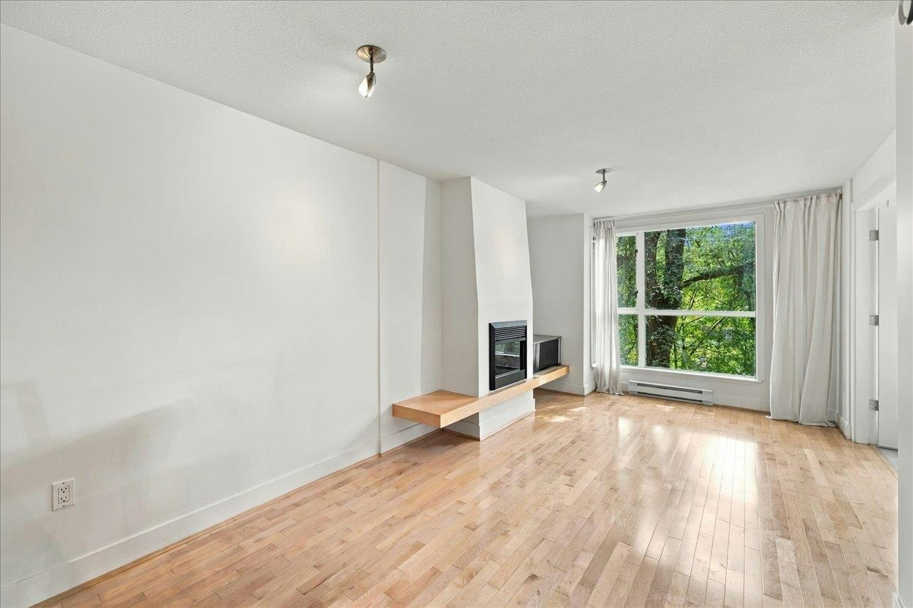 403-2137 W 10th Avenue - 4