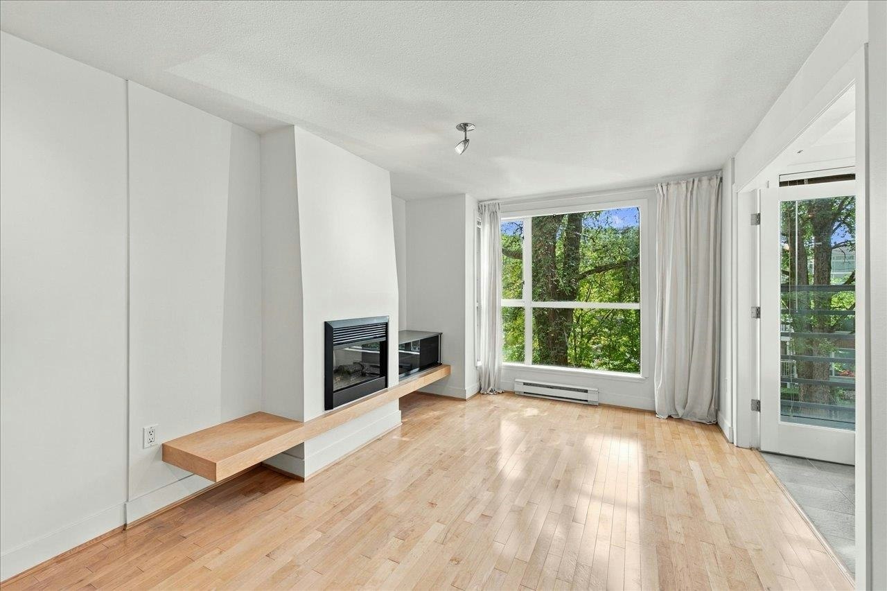 403-2137 W 10th Avenue - 3