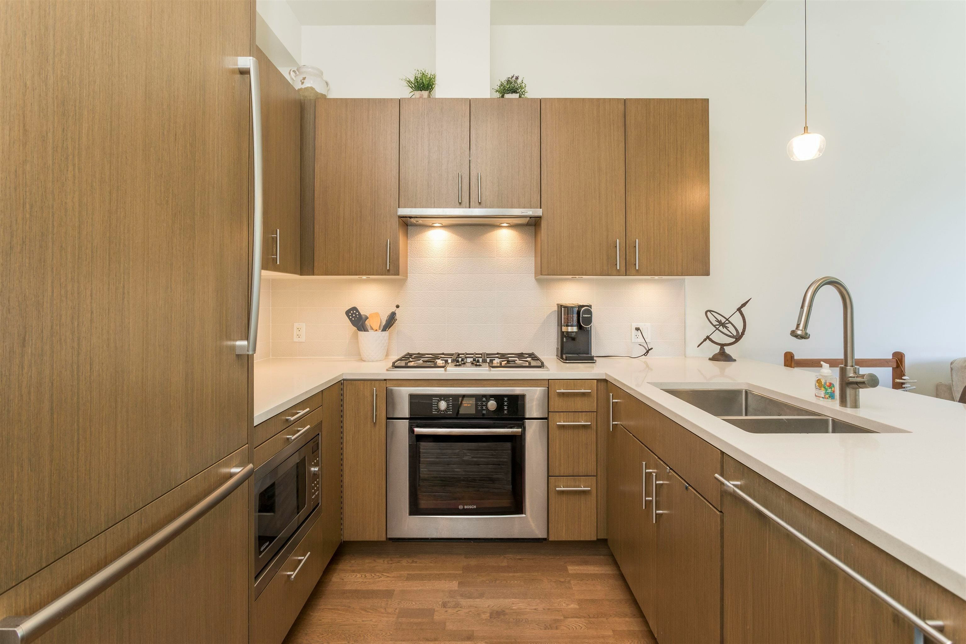 300-2432 Haywood Avenue, West Vancouver, BC, V7V 1Y1 - 9