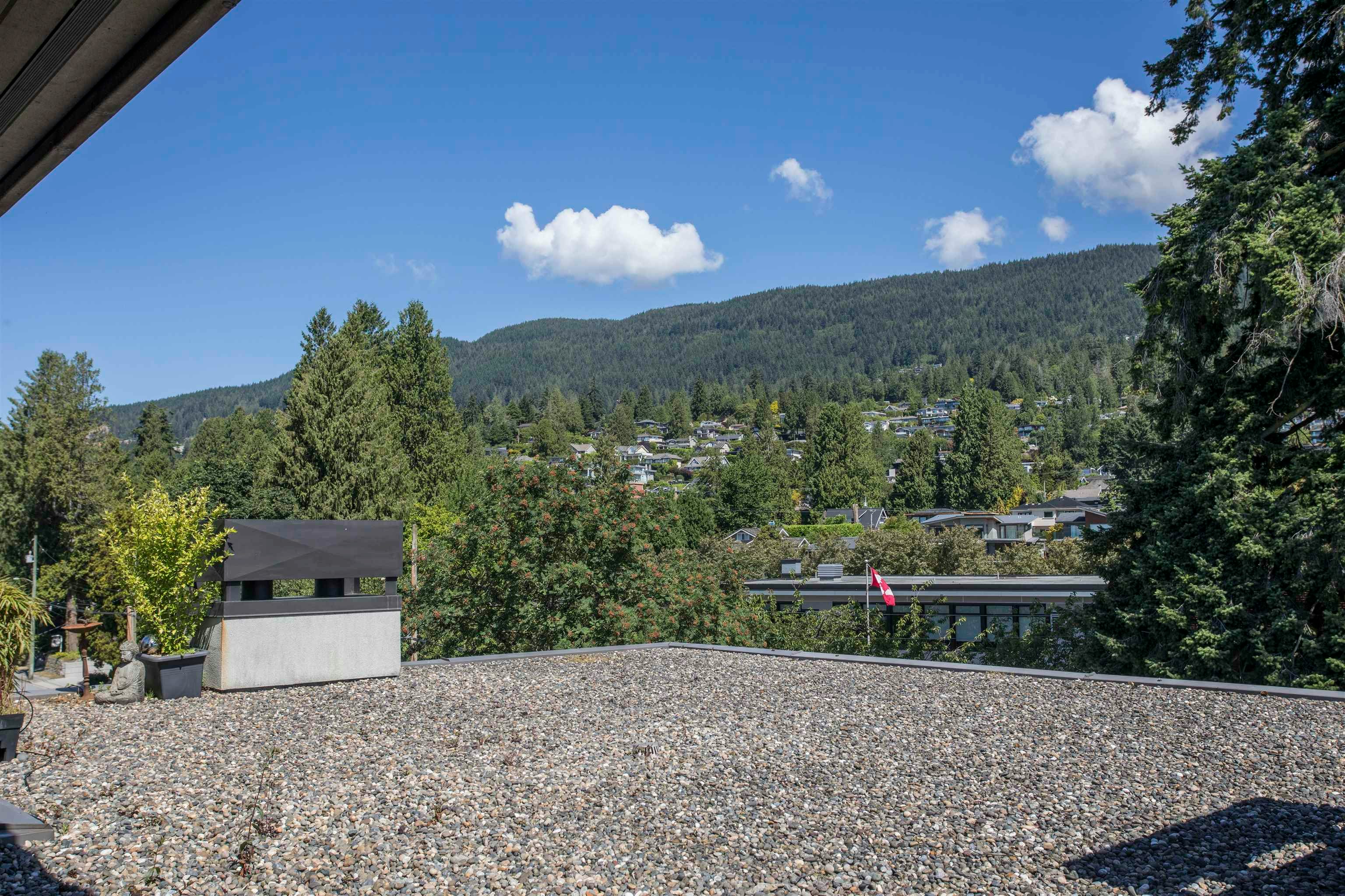 300-2432 Haywood Avenue, West Vancouver, BC, V7V 1Y1 - 21