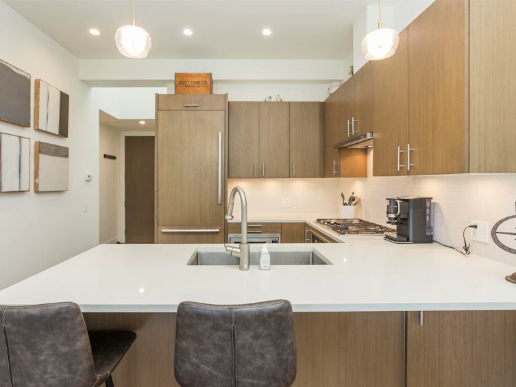 300-2432 Haywood Avenue, West Vancouver, BC, V7V 1Y1 - 10