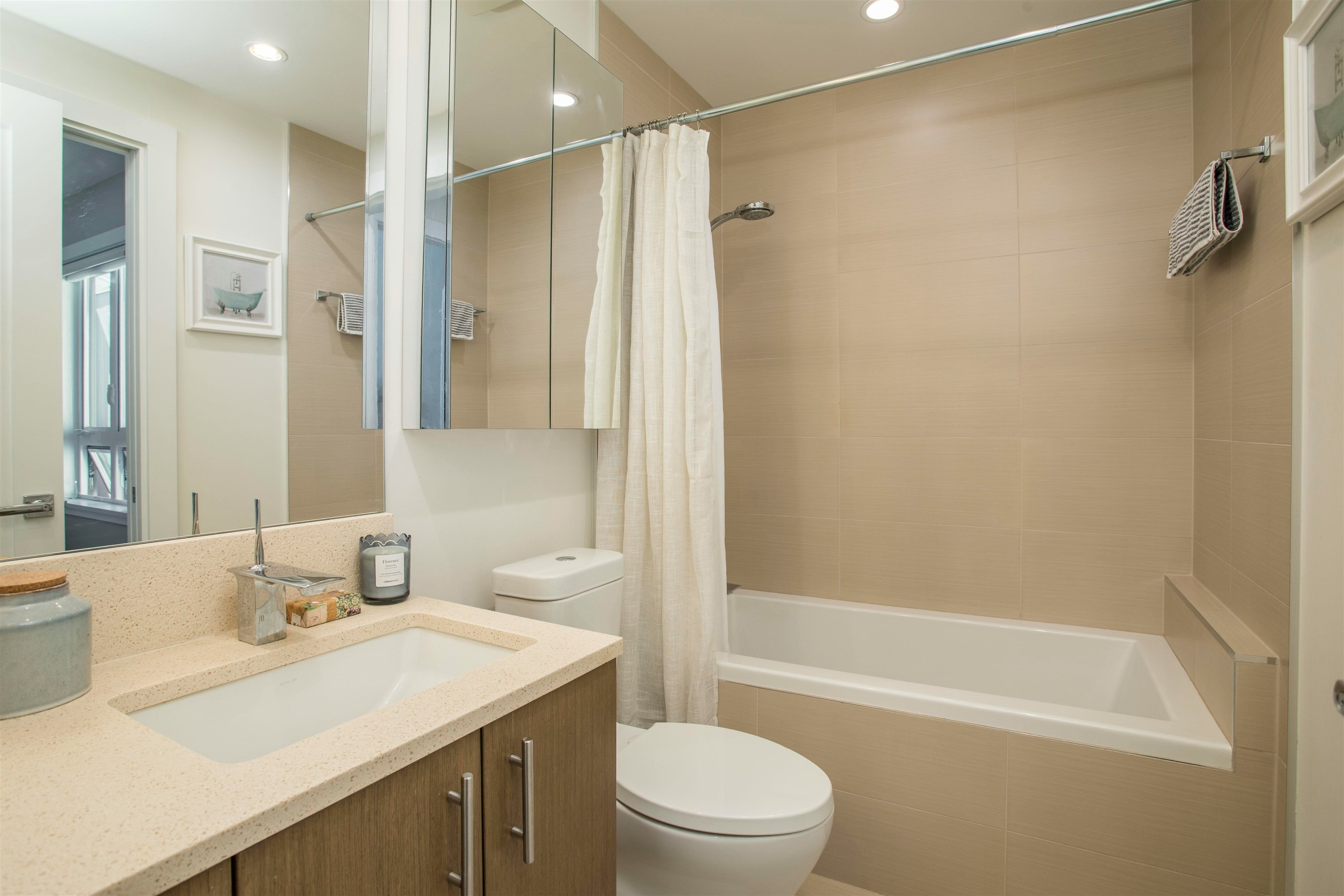 300-2432 Haywood Avenue, West Vancouver, BC, V7V 1Y1 - 16