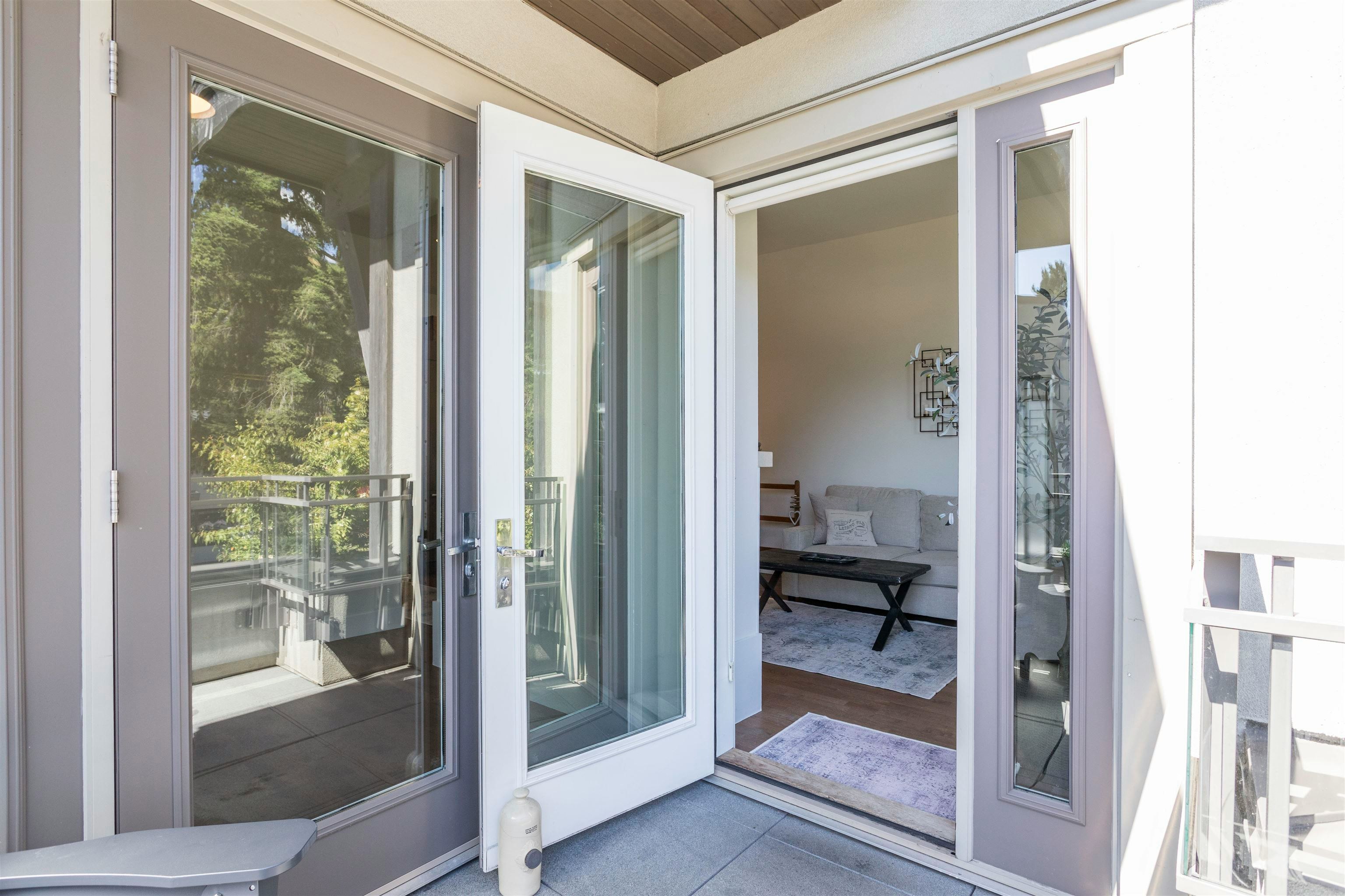300-2432 Haywood Avenue, West Vancouver, BC, V7V 1Y1 - 13