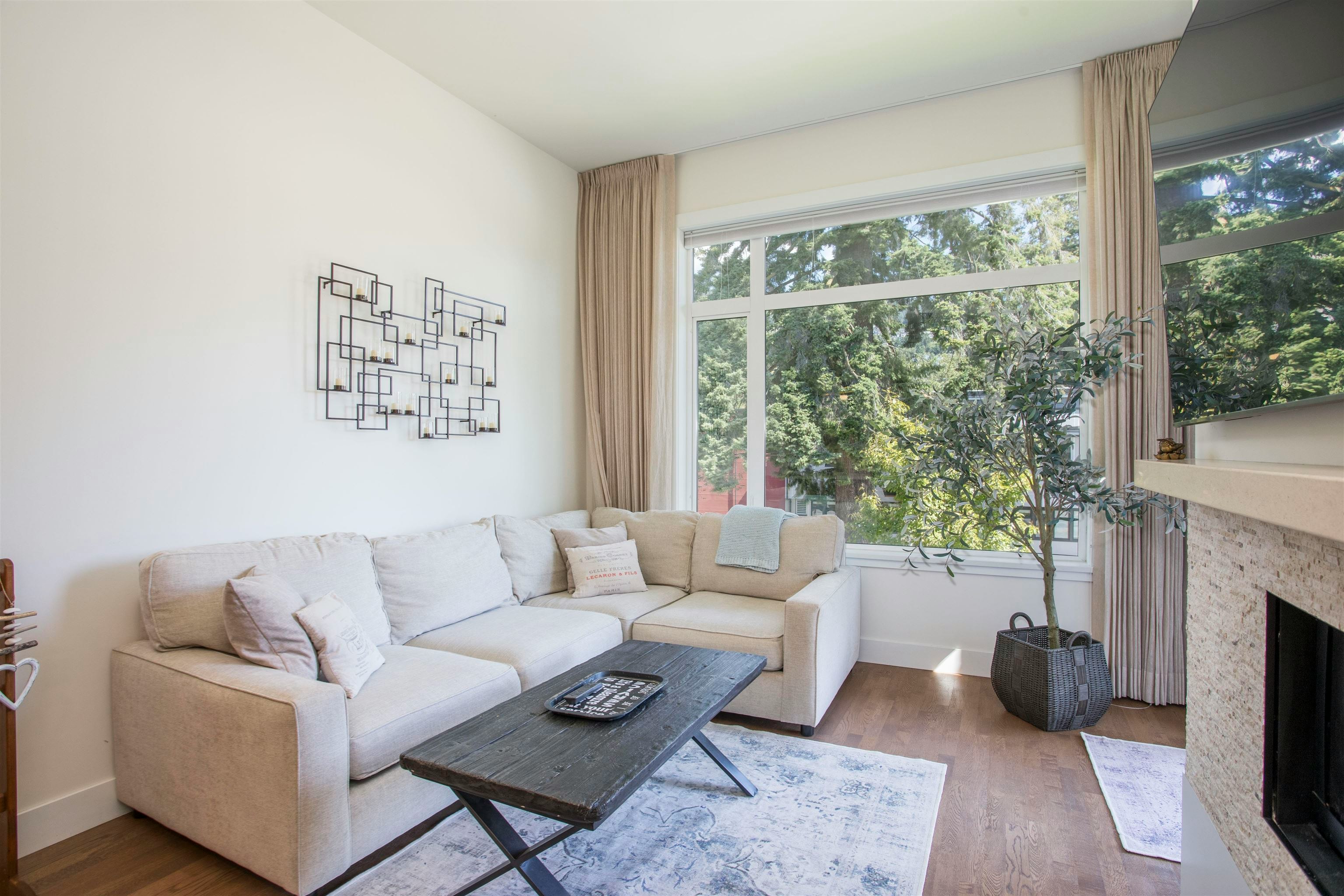 300-2432 Haywood Avenue, West Vancouver, BC, V7V 1Y1 - 6