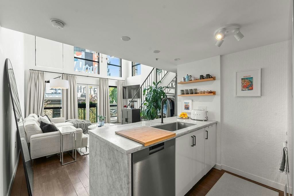 401-1 E Cordova Street, Vancouver, BC, V6A 4M3 - 8
