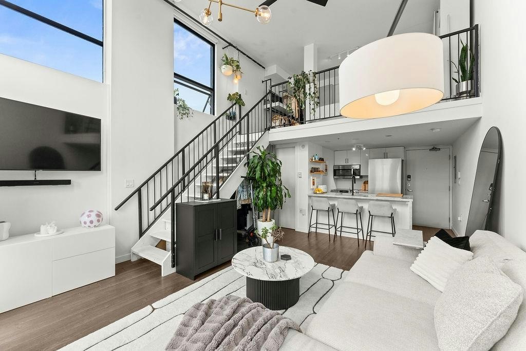 401-1 E Cordova Street, Vancouver, BC, V6A 4M3