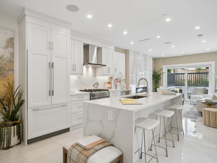 2523 W 8th Avenue, Vancouver, BC, V6K 2B3