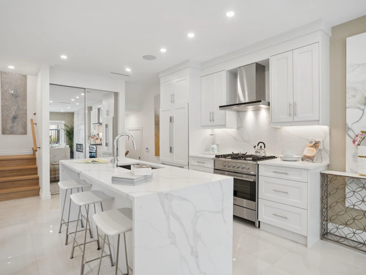 2523 W 8th Avenue, Vancouver, BC, V6K 2B3 - 2