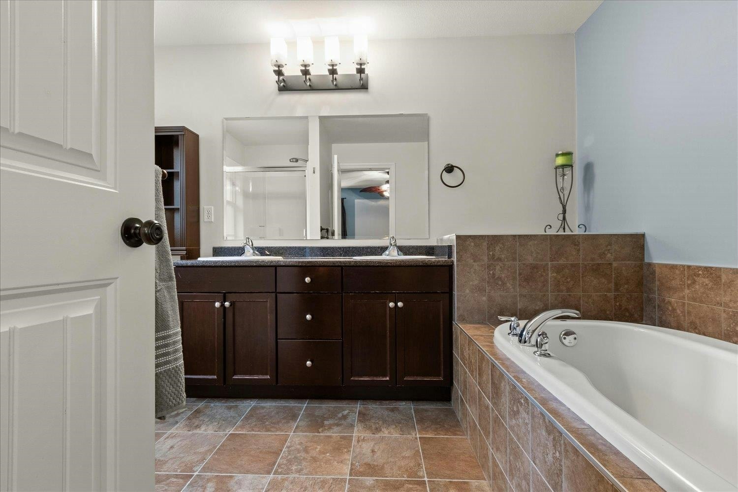 45426 Ariel Place, Cultus Lake, BC, V2R 0K7 - 23
