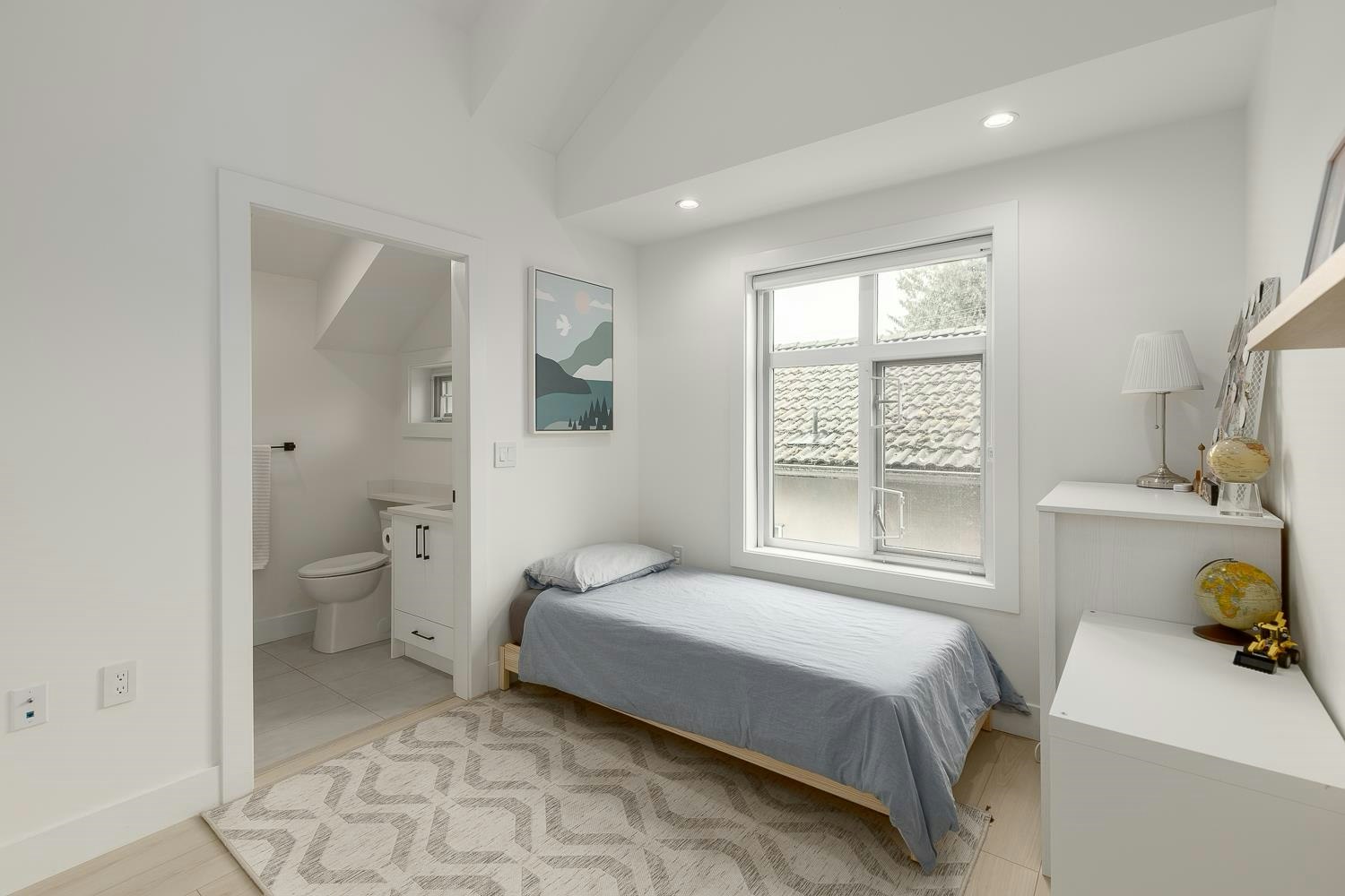 1727 E 22nd Avenue, Vancouver, BC, V5N 2P6 - 18