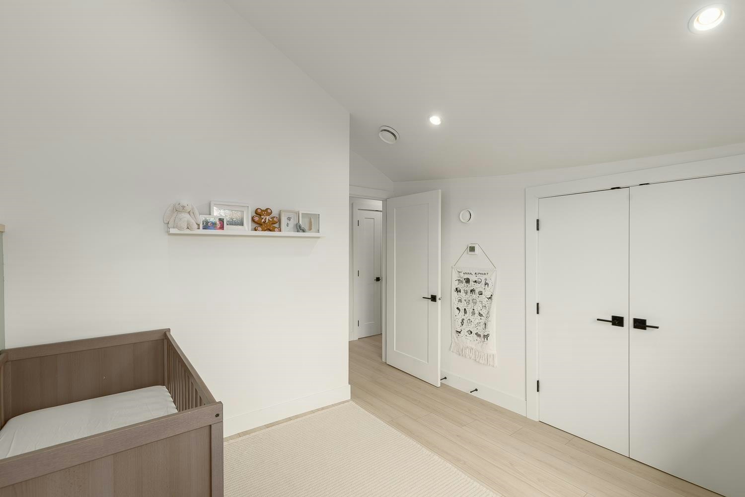 1727 E 22nd Avenue, Vancouver, BC, V5N 2P6 - 23