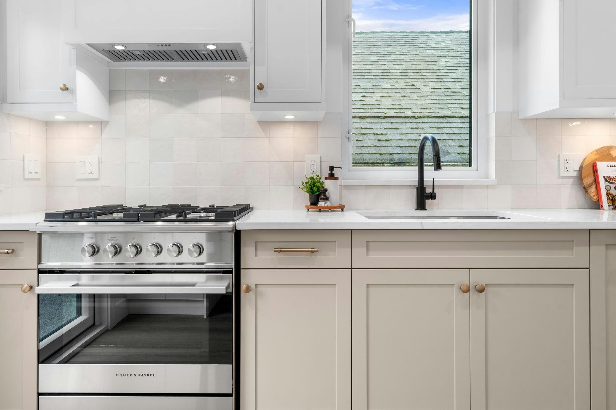 2528 Mcgill Street, Vancouver, BC, V5K 1H1 - 12